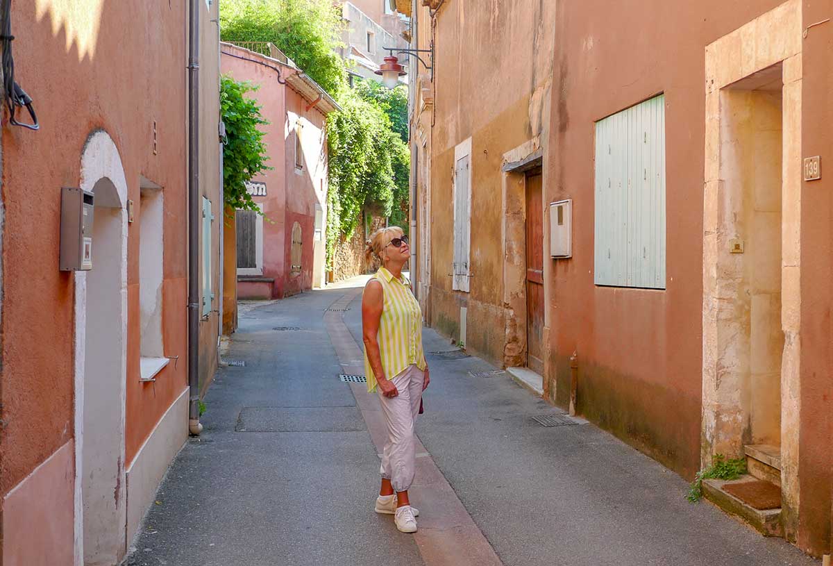 single mature woman travelling the streets of France